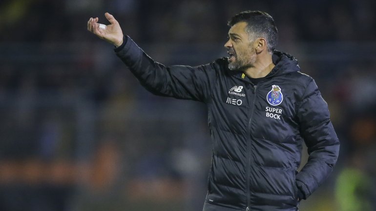 Sérgio Conceição alterou oito jogador em relação ao jogo com o V. Setúbal no empate do FC Porto em Viseu