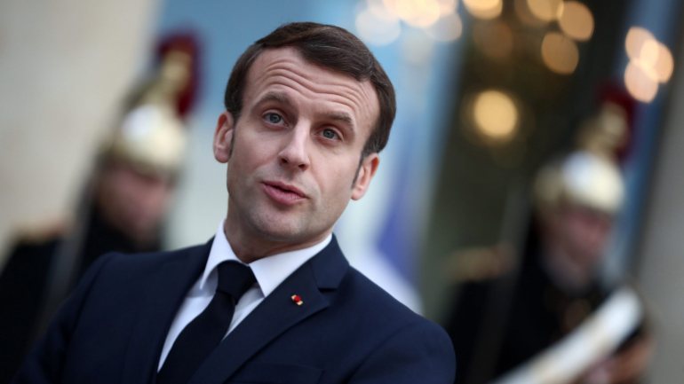 Macron deverá igualmente propor uma &quot;agenda de desarmamento nuclear&quot;, mas defendendo o princípio de posse da arma nuclear pela França
