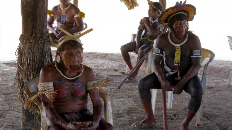 A nova ação judicial, enviada na sexta-feira, aumenta de 48 para 52 o número de terras indígenas em relação às quais o MPF pediu o cancelamento de processos de pesquisa de minérios