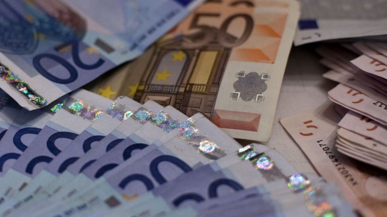Os leilões terão um montante indicativo global entre 1.000 milhões de euros e 1.250 milhões de euros