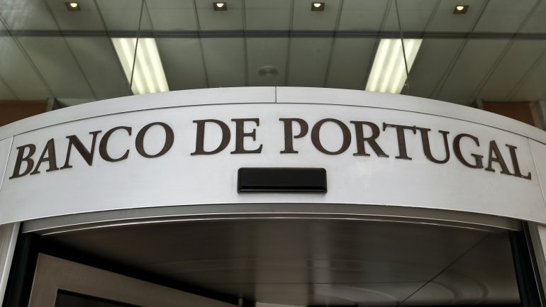 No caso das instituições financeiras sediadas em Portugal e das estrangeiras que operam através de uma sucursal, o Banco de Portugal tem competências de supervisão comportamental