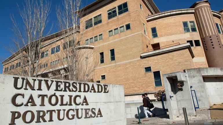 Universidade Católica de Lisboa faz nova tentativa para acreditar o curso de Medicina