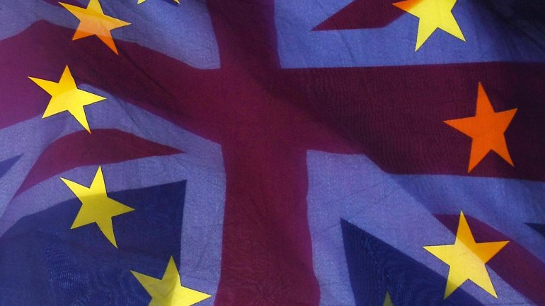 Bruxelas oferece ao Reino Unido um acordo comercial &quot;altamente ambicioso&quot;