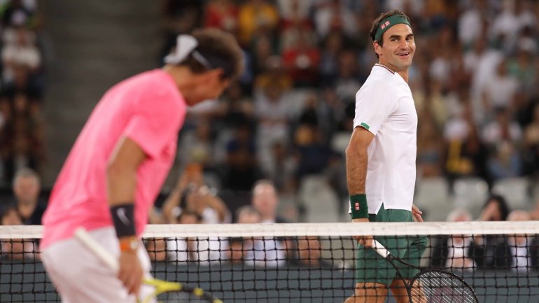 Roger Federer e Rafael Nadal bateram recorde da maior assistência de sempre num jogo de ténis na Cidade do Cabo: 51.954 espetadores