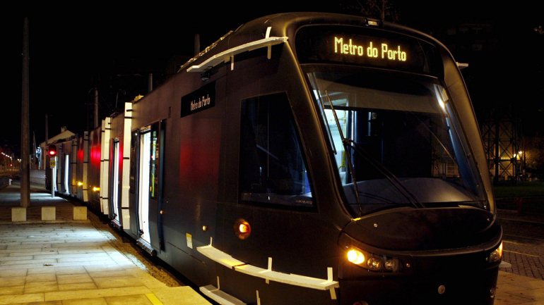 A Área Metropolitana do Porto e o Governo vão avançar com os estudos de viabilidade económica em sete linhas do metro do Grande Porto