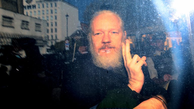 Nos últimos dias, os advogados de Assange tentaram um pedido de asilo em França