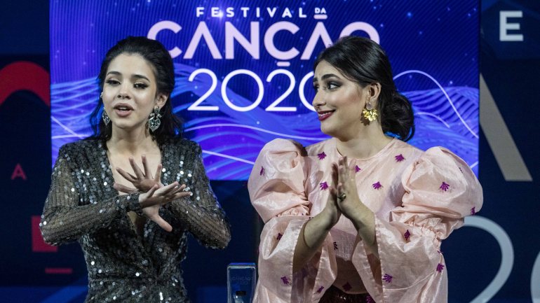 Marta Carvalho (à esquerda) compôs &quot;Medo de Sentir&quot; e escolheu Elisa (à direita) para cantar o tema, que será cantado em Roterdão daqui a três meses, na Eurovisão 2020