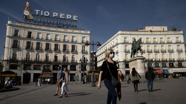 A Praça das Portas do Sol, em Madrid, cidade mais afetada pelo Covid-19 em Espanha