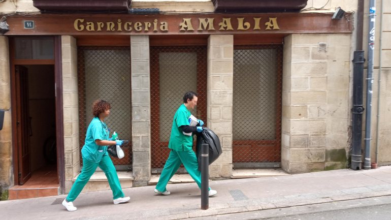 Em Haro, um bairro da região de La Rioja, vários habitantes estão isolados por estarem infetados com coronavírus