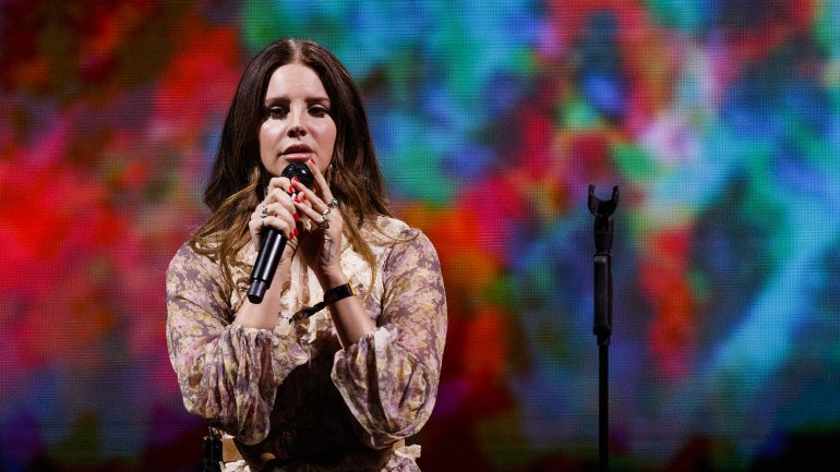 A cantora Lana Del Rey foi uma das grandes confirmações do festival portuense para a sua próxima edição, agendada para junho