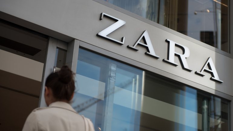 O grupo detentor da Zara fecha todas as lojas em Portugal a partir desta quarta-feira e por tempo indeterminado