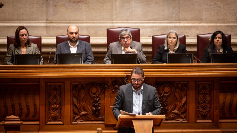 PCP leva projetos de lei a discussão no Plenário para tentar dar &quot;solução&quot; a problemas dos portugueses