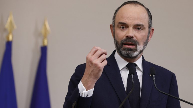 O primeiro-ministro francês Edouard Philippe diz que a primeira quinzena de abril vai ser ainda mais grave