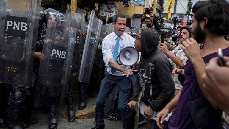O diretor da organização não-governamental Foro Penal Venezuelano, Alfredo Romero, denunciou que desde o início da quarentena, em 13 de março, foram detidas 23 pessoas