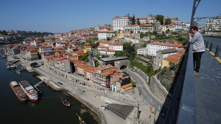 Câmara do Porto financiou realização de testes nos lares do concelho