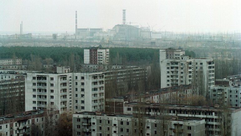 O fogo situa-se na Zona de Exclusão de Chernobyl, com cerca de 30 quilómetros, que foi estabelecida após o desastre de 1986