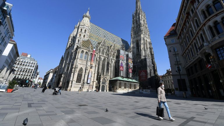 Em Viena, como em muitas cidades europeias, as ruas estão tipicamente vazias