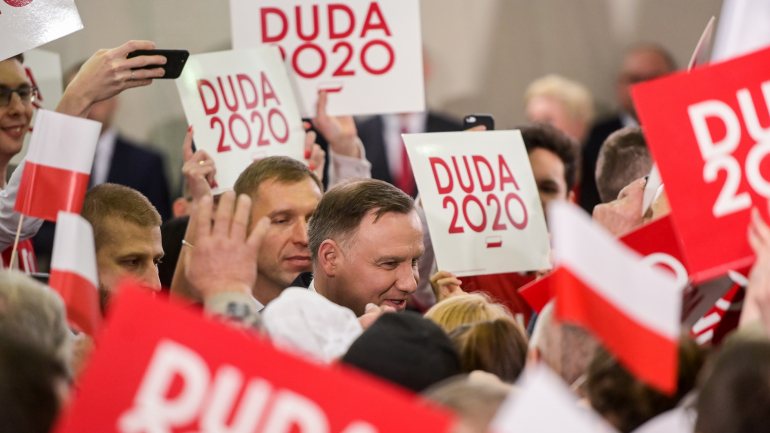 Andrzej Duda recandidata-se à presidência da Polónia com o apoio do PiS