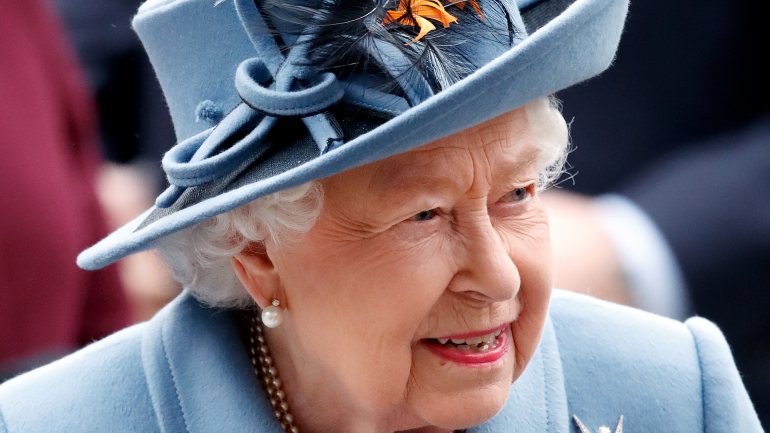 Isabel II ocupa o trono desde 1952
