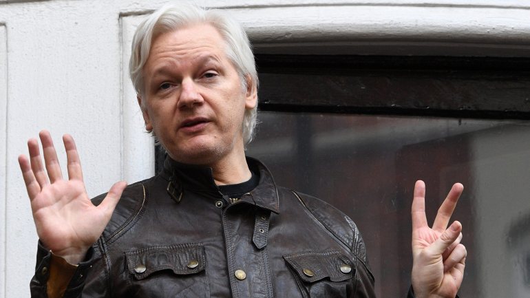 Julian Assange esteve na embaixada do Equador em Londres entre 2012 e 2019