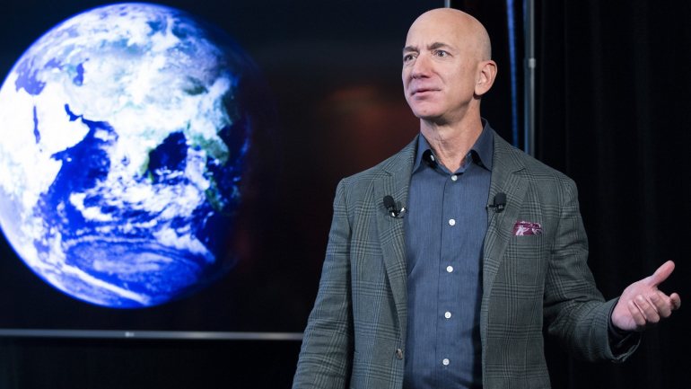 Jeff Bezos tem 56 anos.
