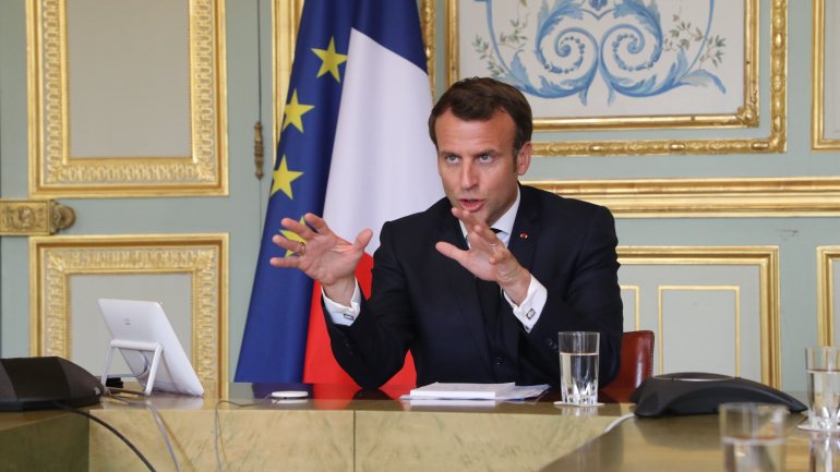 Sobre a União Europeia, Macron defendeu que os Estados-membros mais ricos têm uma responsabilidade acrescida na forma como se lida com esta crise