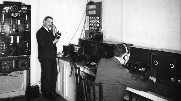 A transmissora da BBC em Savoy Hill em finais dos anos 20