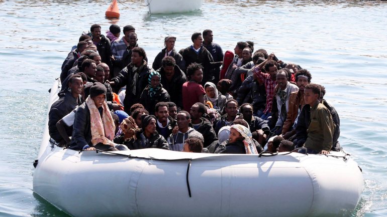 Governo italiano, à semelhança do executivo de Malta, decretou que o desembarque de migrantes não é seguro
