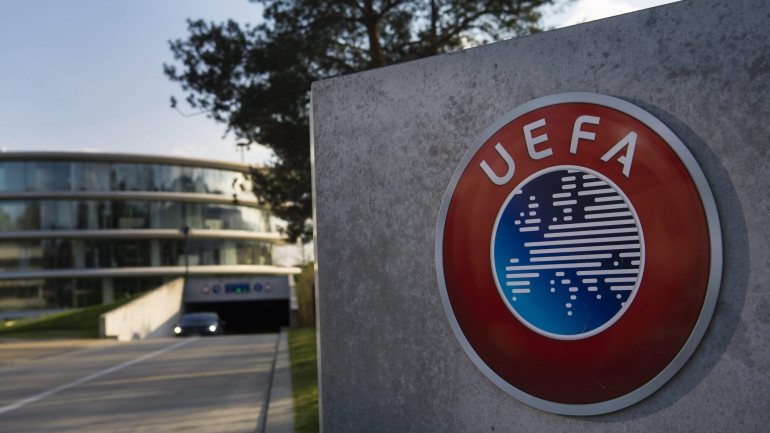 O presidente da UEFA, Aleksander Ceferin, diz que as Ligas estão prontas para jogar à porta fechada