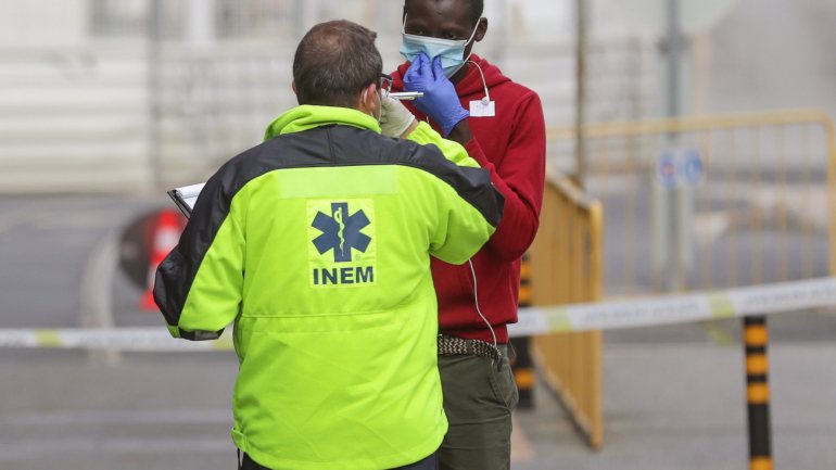 Os 125 novos profissionais vão reforçar o funcionamento dos CODU e dos meios de emergência médica pré-hospitalar do INEM