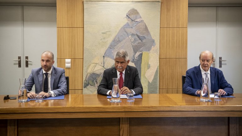 Frederico Varandas, Luís Filipe Vieira e Pinto da Costa estiveram juntos à mesma mesa numa reunião com o governo