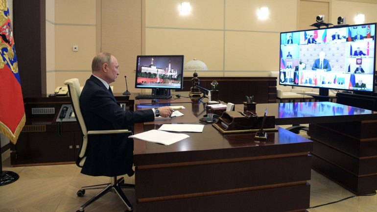 Putin começou a trabalhar no início de abril na sua residência em Novo-Ogaryovo