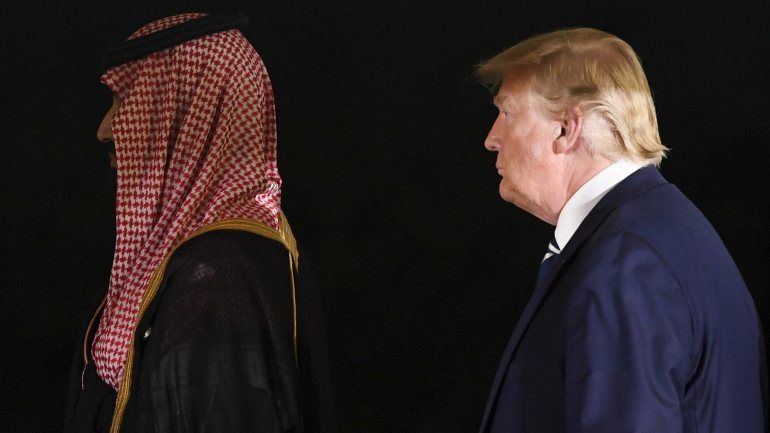 Questionado sobre ameaça de retirar tropas, Trump respondeu que não foi preciso dizer isso ao líder da Arábia Saudita