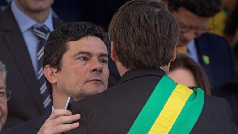 Sergio Moro acusou Jair Bolsonaro de estar a fazer &quot;interferência política na Polícia Federal&quot;