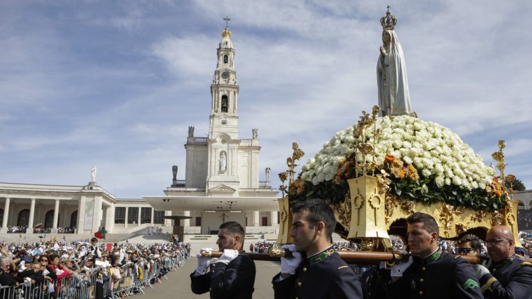 O Santuário de Fátima vai organizar uma celebração simbólica sem a presença da multidão de peregrinos habitual