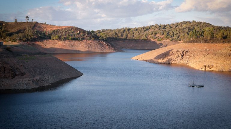As bacias do Barlavento (31,9%) e do Sado (46,8%) eram as que apresentavam no final de abril menor disponibilidade de água