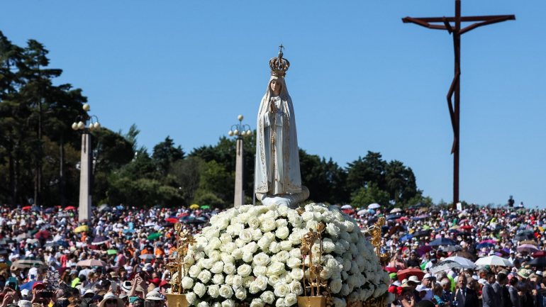 O reitor do Santuário de Fátima pediu aos peregrinos que não se desloquem ao recinto nos dias 12 e 13 de maio