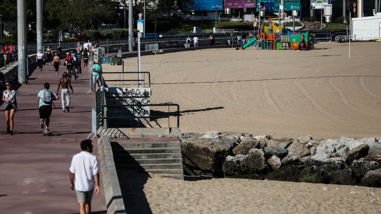 A autarquia vai comunicar as regras de utilização das praias e paredões
