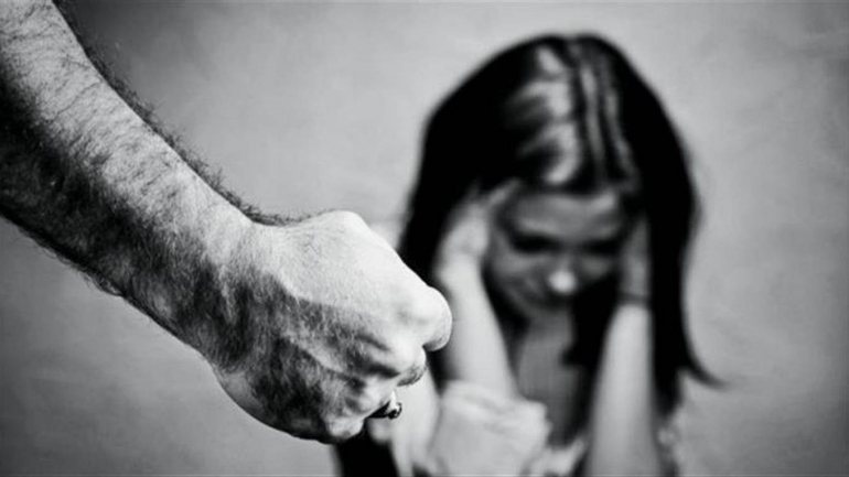 Número de chamadas de mulheres vítimas de violência doméstica teve aumentos até 60% nos países europeus e as denúncias online aumentaram até cinco vezes durante o mês de abril