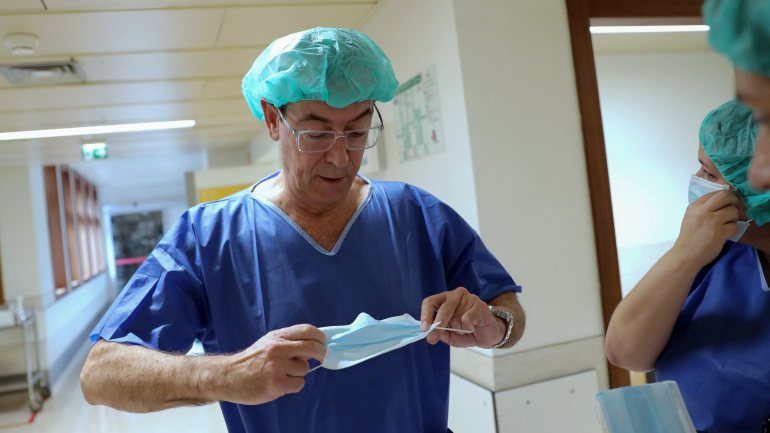 Segundo o bastonário da Ordem dos Médicos, a totalidade dos equipamentos custou cerca de 140 mil euros