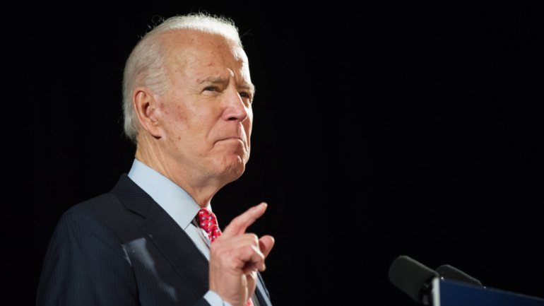 Joe Biden é o único candidato à nomeação presidencial do Partido Democrata que se mantém na corrida