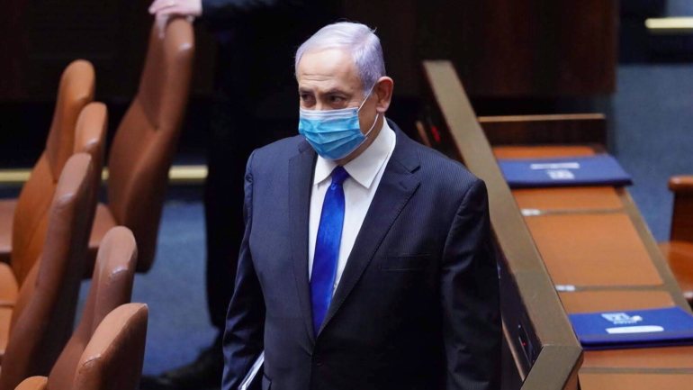 Netanyahu foi indiciado em 2019 das acusações de fraude, abuso de confiança e aceitação de subornos.