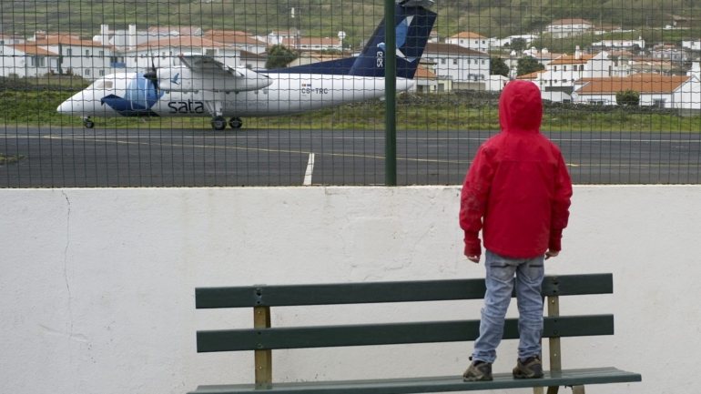 Na sexta-feira, são retomados os voos para todas as ilhas dos Açores, bem como a operação regular de transportes marítimos