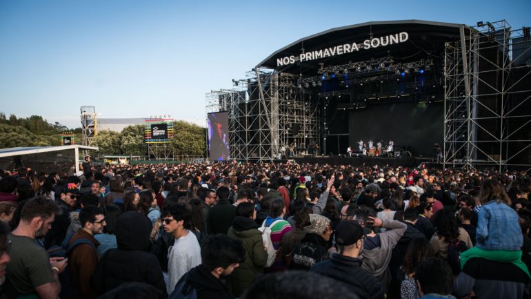 O festival Primavera Sound realiza-se no Parque da Cidade, no Porto, desde 2012