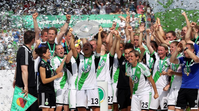 O Wolfsburgo, onde joga a portuguesa Cláudia Neto, é tricampeão alemão