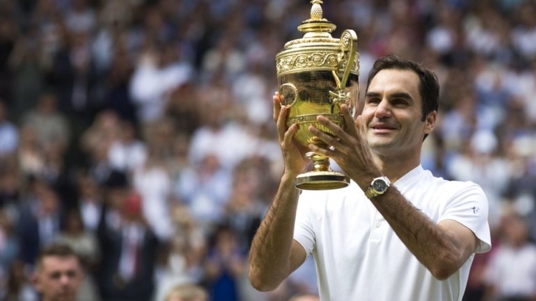 Federer deve as suas receitas essencialmente a contratos de publicidade e parcerias privadas