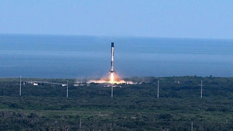 O primeiro estágio do Falcon 9 foi recuperado esta madrugada pela SpaceX
