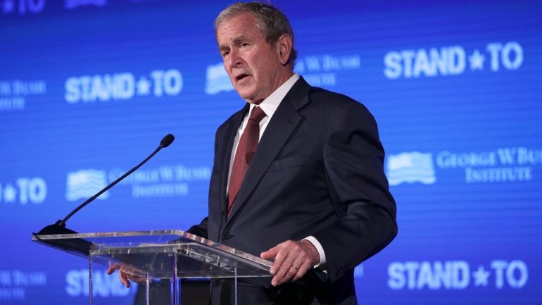O antigo presidente dos EUA, George W. Bush prepara-se para repetir o que fez em 2016.