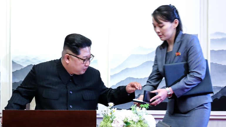 &quot;Em breve, será vista uma cena trágica e o inútil escritório de ligação norte-sul será visto a colapsar&quot;, garantira Kim Yo-jong