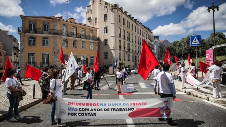 A concentração reuniu cerca de 40 dirigentes do Sindicato dos Enfermeiros Portugueses